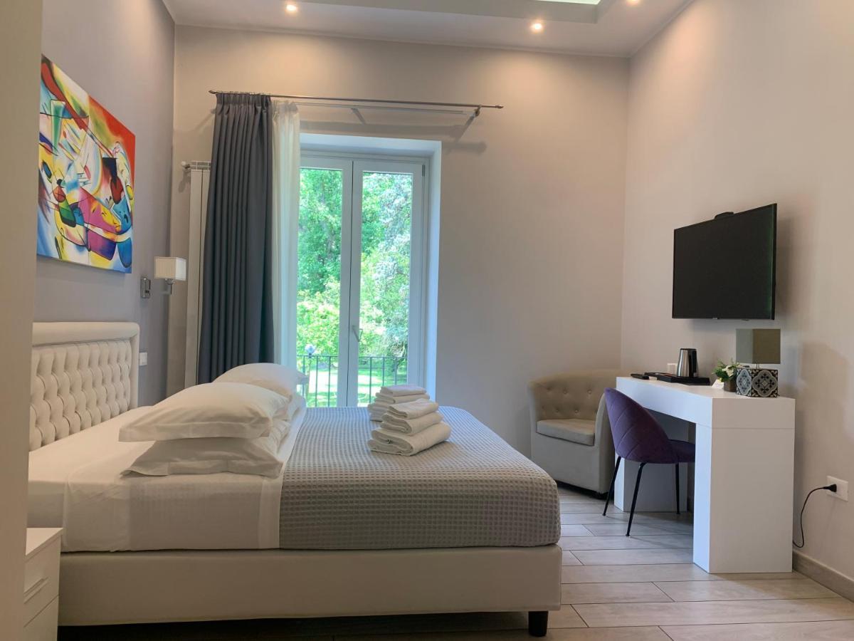 مبيت وإفطار كازيرتا Royal Gardens المظهر الخارجي الصورة